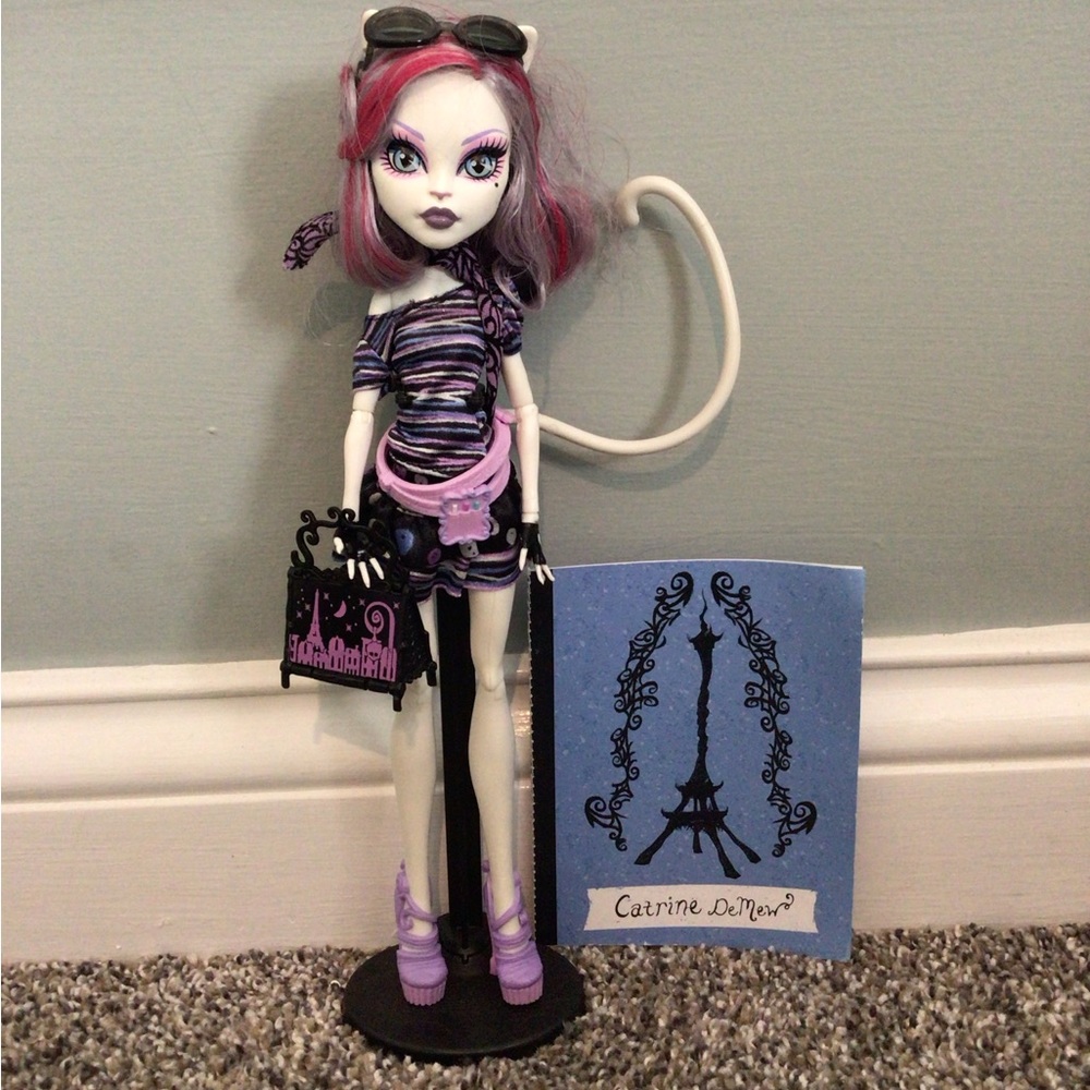 Monster High Catrine DeMew Doll in Purple and Black